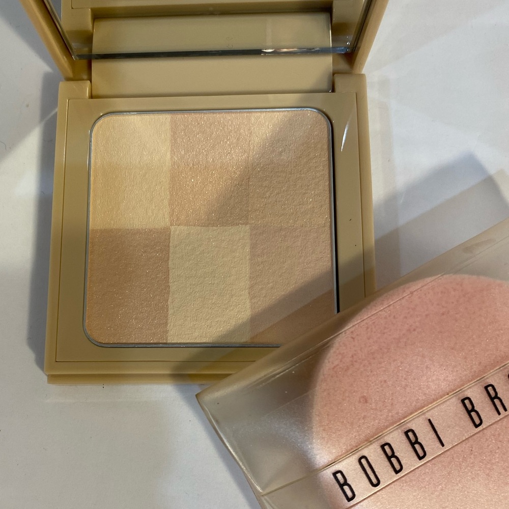 🌟🌟One of Bobbi Brown’s Best selling Products-Illuminating Powder - Picture 8 of 16